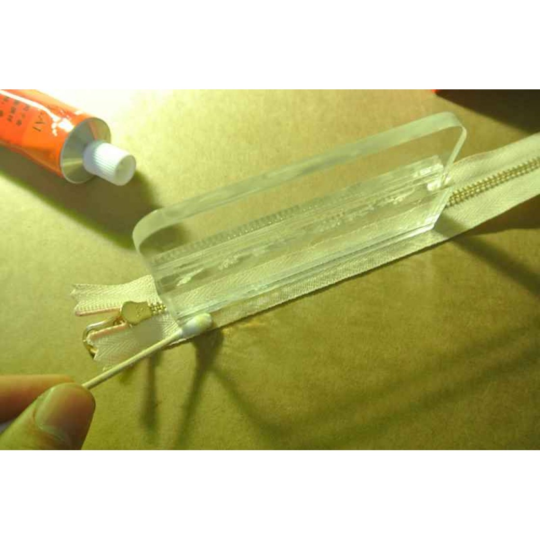 World debut zipper glue partner